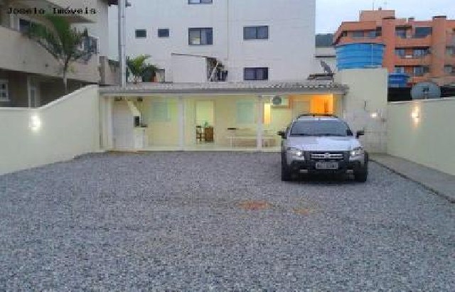 Casa com pátio grande para 6 pessoas 50m da bombas
